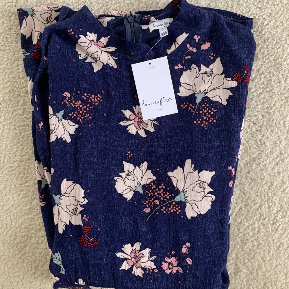 NWT Navy blue, bell-sleeved, short dress - Picture 4 of 5
